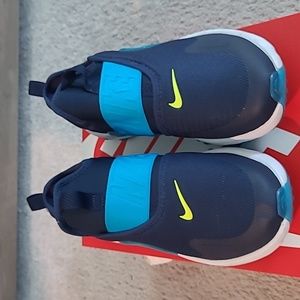 Kids Nike React Presto 7Y